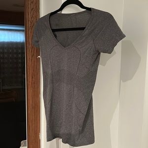 Lululemon shirt
